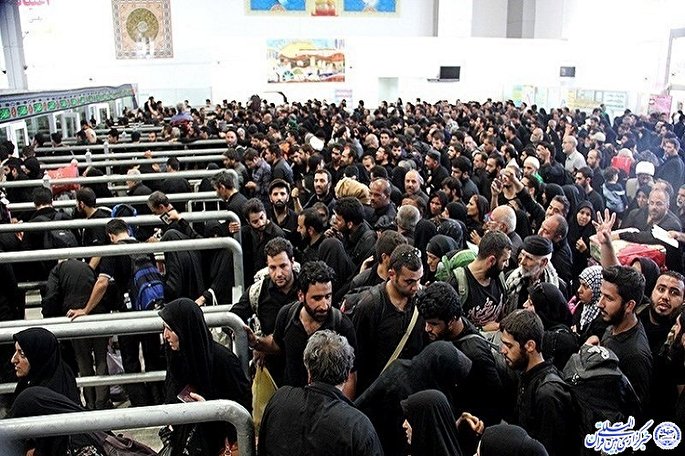 تردد بیش از ۳۲۰ هزار نفر از مرز مهران در ۲۴ ساعت گذشته