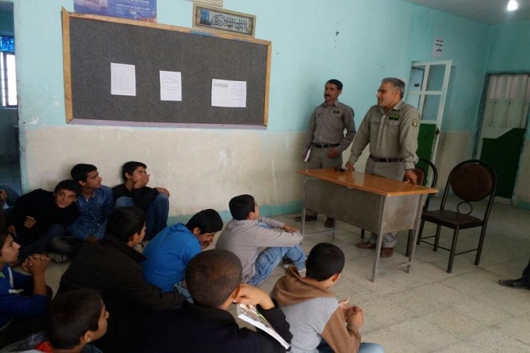 برگزاری برنامه «ساعتی با محیط بانان» در مدارس کهگیلویه و بویراحمد برگزاری برنامه «ساعتی با محیط بانان» در مدارس کهگیلویه و بویراحمد