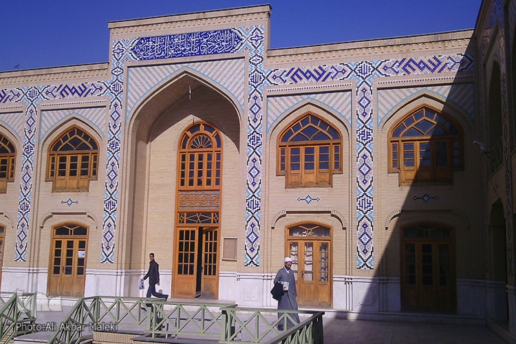 کمبود مکان؛ بزرگترین مشکل مدرسه علمیه امام صادق(ع) قاین