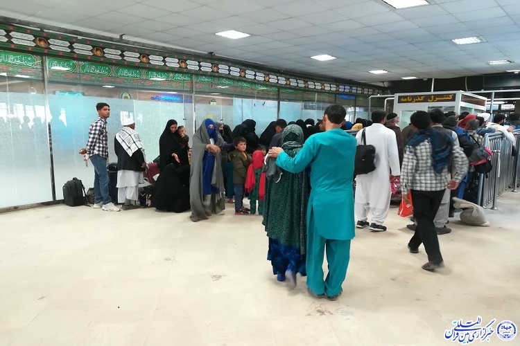 گویی کربلا از این نقطه آغاز میشود/ مرز دوغارون میزبان زائران افغانستانی است گویی کربلا از این نقطه آغاز میشود/ مرز دوغارون میزبان زائران افغانستانی است