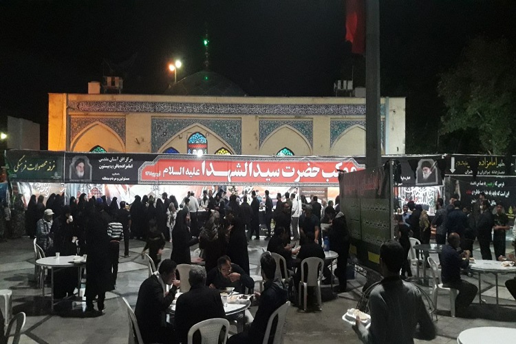 میزبانی از زائران بازگشت به وطن در موکب امامزاده باقر(ع) بیستون میزبانی از زائران بازگشت به وطن در موکب امامزاده باقر(ع) بیستون
