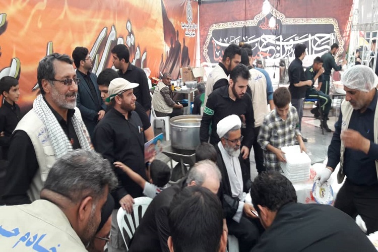 میزبانی از زائران بازگشت به وطن در موکب امامزاده باقر(ع) بیستون میزبانی از زائران بازگشت به وطن در موکب امامزاده باقر(ع) بیستون