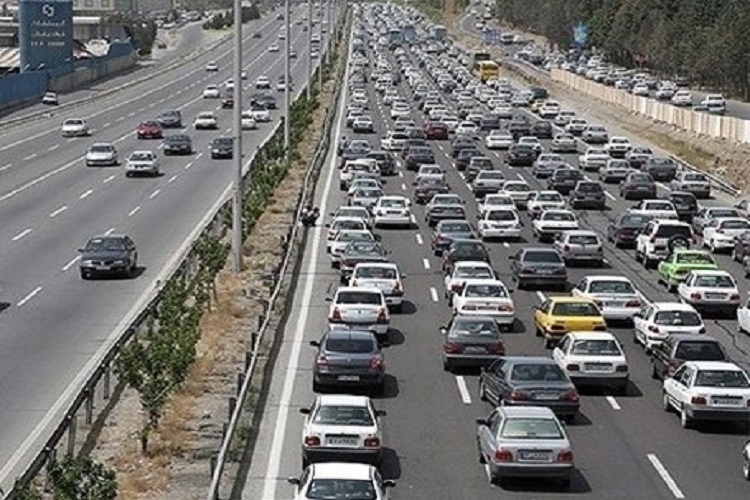 تردد 8 میلیون و 2 هزار خودرو از همدان به مرز مهران