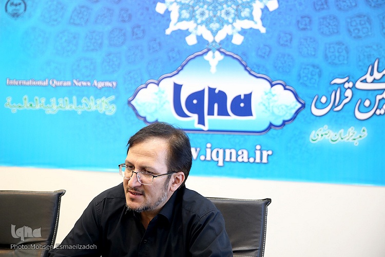 نقاشی بیش از هزار چهره  شهید بر در و  دیوار شهر/ نقاشی دیواری فرصتی برای تبلیغ شهدا است
