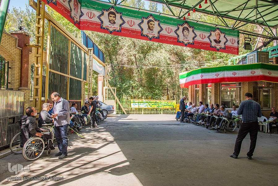 تجلیل از جانبازان هشت سال دفاع مقدس