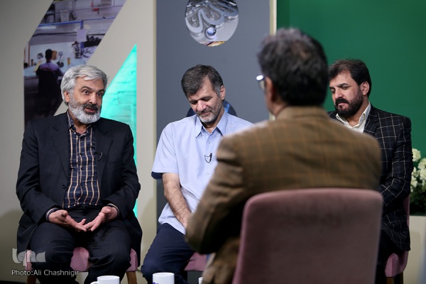 در حال ادیت///// چرایی رونق و افول سینمایی دفاع مقدس در بوته نقد ایکنا در حال ادیت///// چرایی رونق و افول سینمایی دفاع مقدس در بوته نقد ایکنا