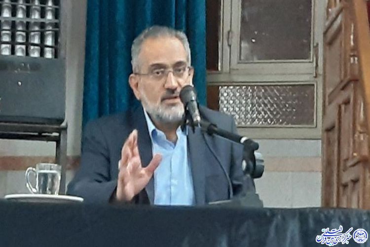 خاطرات و واقعیت&zwnj;های دفاع مقدس در قالب هنر بیان شود