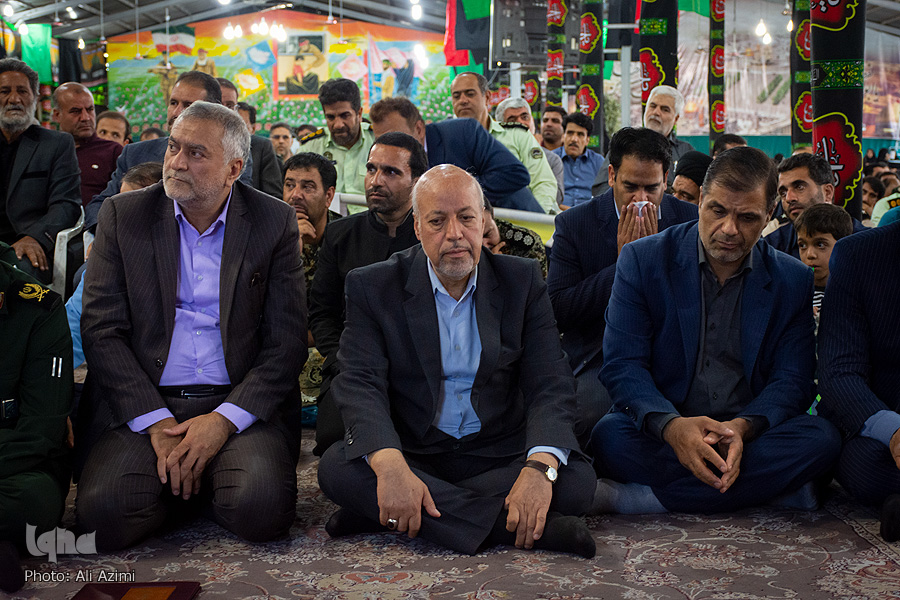 عطر افشانی مزار شهدا