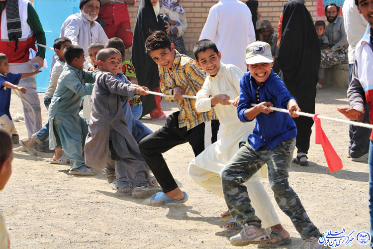 حضور کاروان نذر آب در مناطق محروم خراسان‌جنوبی