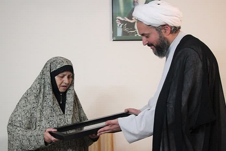 مادران شهدا الگوی کامل تربیت اسلامی هستند