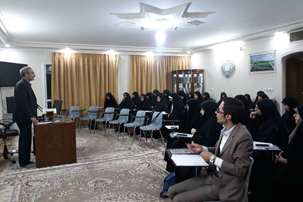 ششمین دوره تخصصی «تربیت مربی صحیفه سجادیه» در اصفهان