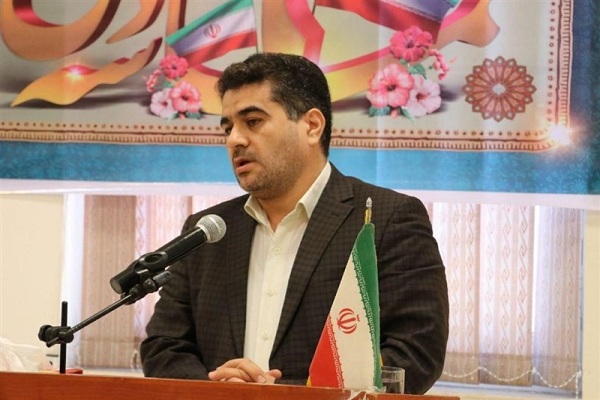تبعیت از راه شهدا جامعه را از هر انحرافی دور می&zwnj;کند