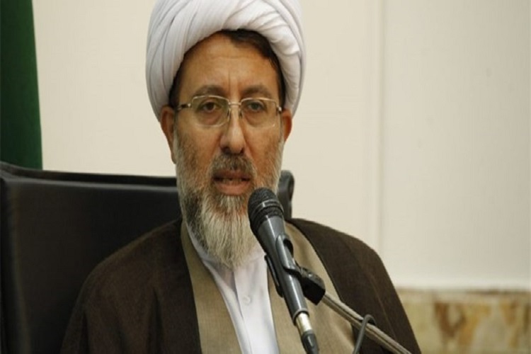 موانع انس دانشجویان با قرآن بررسی و رفع شود