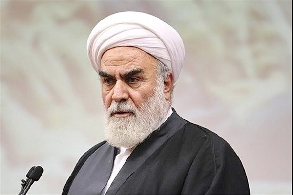برخورداری حداقلی رهبری از دنیا/ نماز جمعه تقویت شود