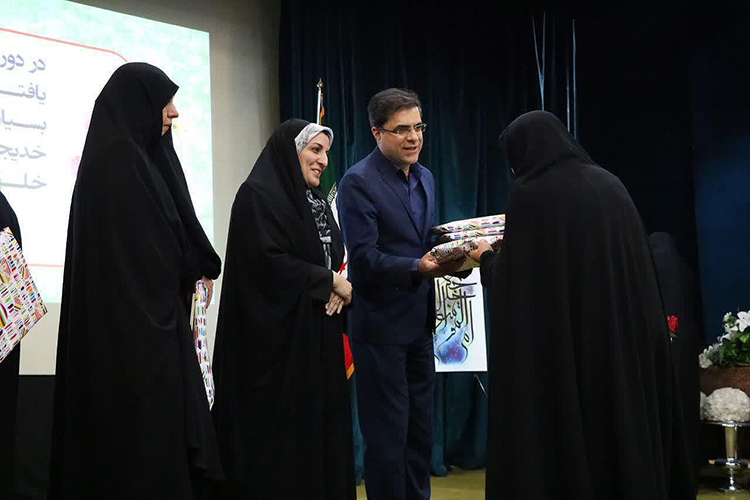 برترین&zwnj;های جشنواره &laquo;بانوی هزاره اسلام&raquo; در یزد تجلیل شدند
