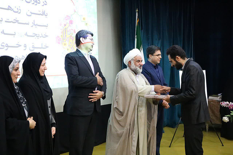برترین&zwnj;های جشنواره &laquo;بانوی هزاره اسلام&raquo; در یزد تجلیل شدند