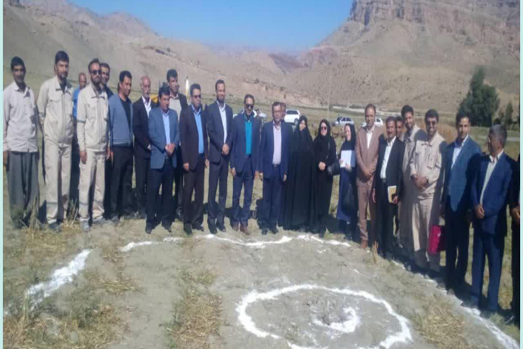 کلنگ&zwnj;زنی مدرسه خیرساز در روستای چم&zwnj;قلعه کوهدشت