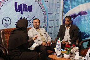 بازدید پیشکسوت قرآنی از غرفه ایکنا