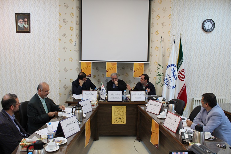 گفت&zwnj;وگو؛ راهکار کاهش آسیب&zwnj;های اجتماعی و فرهنگی در دانشگاه