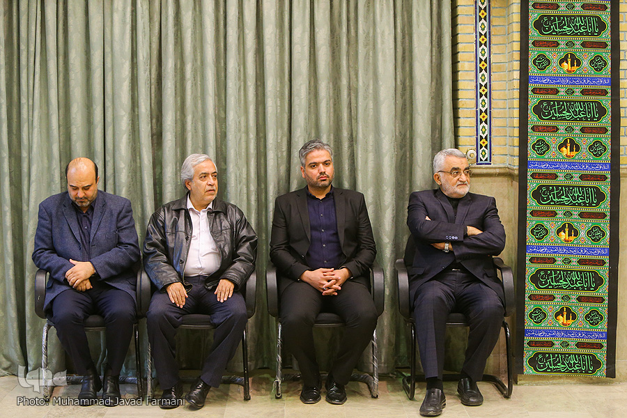 سوگ‌نشینی یاران در یادبود «محمدکاظم محمدزاده»