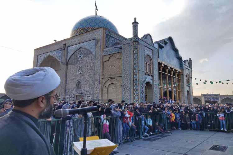 آیین تعویض پرچم امامزاده حسین (ع) قزوین