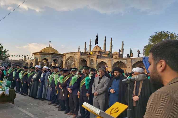 آیین تعویض پرچم امامزاده حسین (ع) قزوین