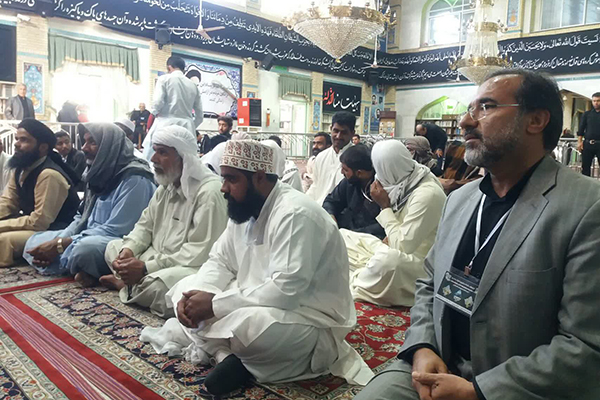 زائران اهل تسنن میهمان بقعه متبرکه امامزادگان یاسر و ناصر(ع)