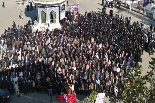 دستِ یاری به دشتیاری زیر خاک مدفون شد/ خداحافظی دانشگاهیان با «حسین علیمرادی»