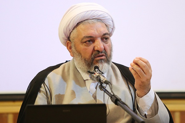 موضع&zwnj;گیری مقام معظم رهبری در گرانی بنزین، آرام&zwnj;سازی کشور بود
