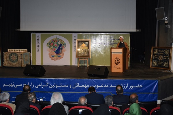 انسانیت انسان از مسیر فرهنگ به دست می&zwnj;آید