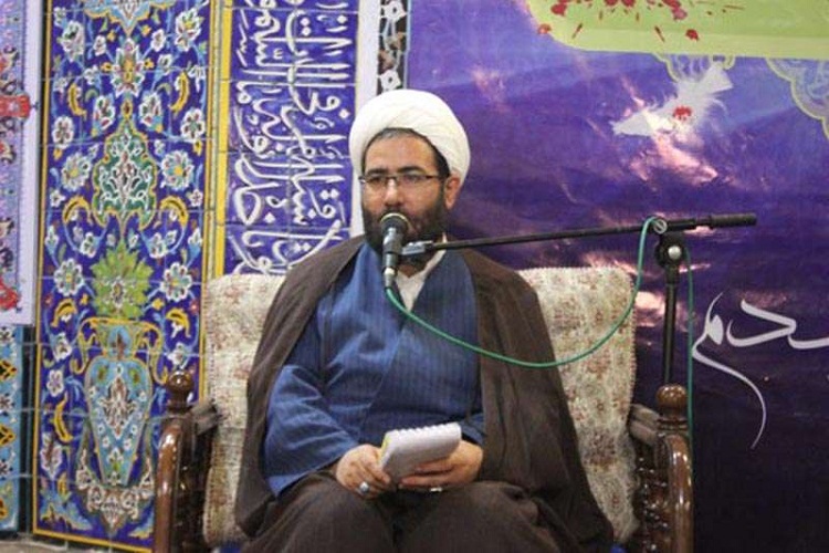 دشمن با رواج بدحجابی هویت دینی زنان را از بین می&zwnj;برد