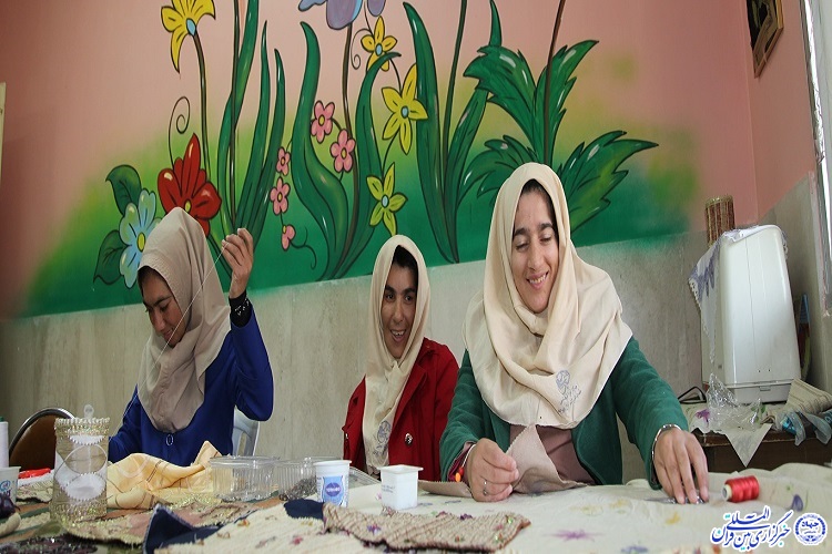 روایتی از یک زندگی متفاوت/ اینجا دنیای دیگری است