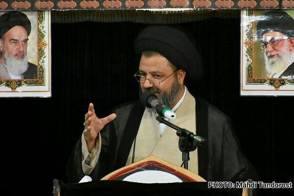 سست نشان دادن انقلاب توسط دشمنان؛ روشی برای تاثیرگذاری در میان قشر متفکر جامعه