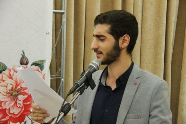 نشست صمیمی دانشجویان با نماینده ولی فقیه در چهارمحال و بختیاری