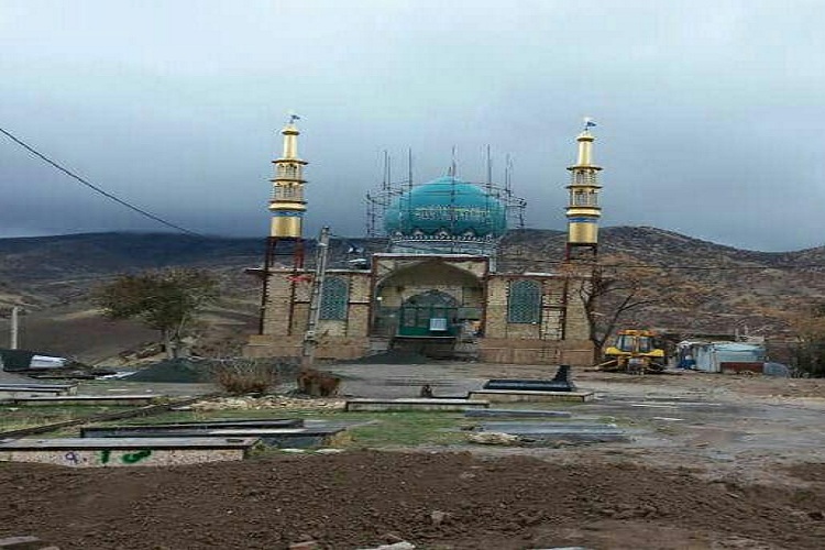 تکمیل امامزادگان احمد و محمود(ع) دلفان با همکاری خیران