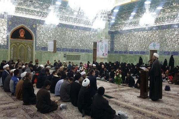 حضور 120 طلاب اروپایی و اردو زبان در مراسم غبارروبی حرم مطهر بانوی کرامت