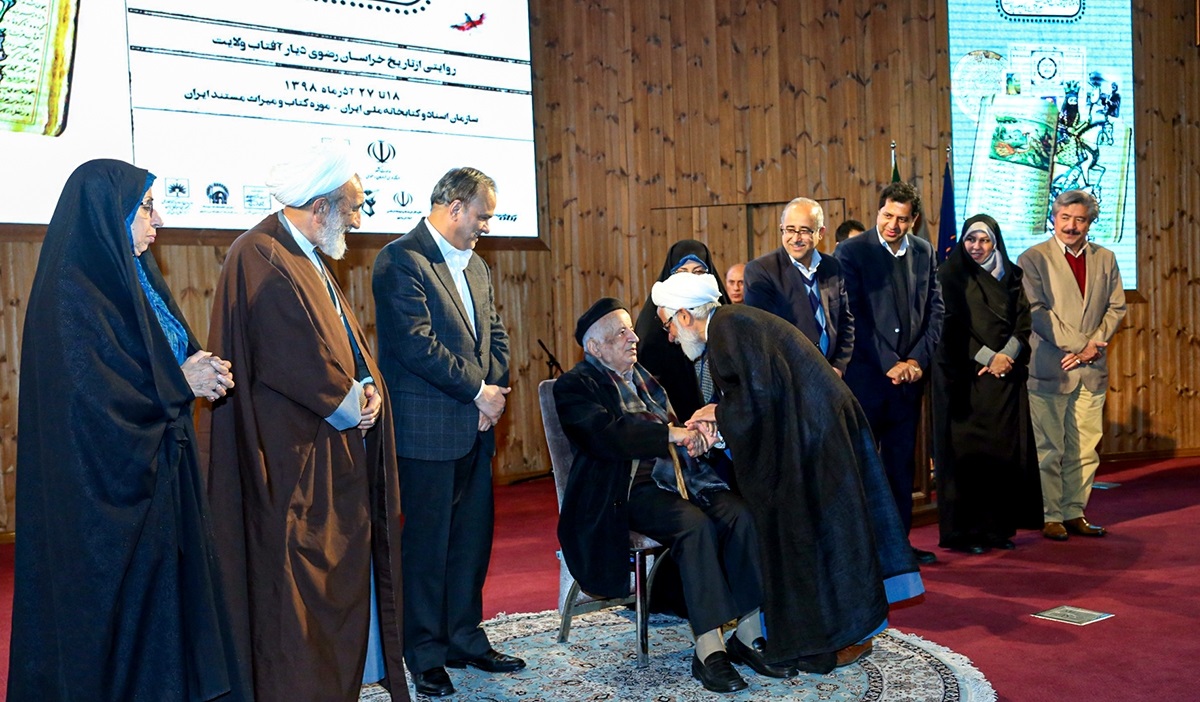 رونمایی از ۱۴۴ اثر نفیس خراسان/ تحریف؛ خطر جدی تاریخ
