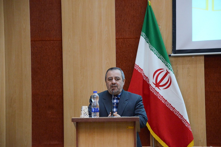 بازماندن جامعه از تمسک به قرآن و اهل بیت