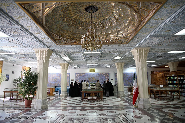 بهره&zwnj;مندی از کتابخانه آستان قدس رضوی برای معرفی شیعه