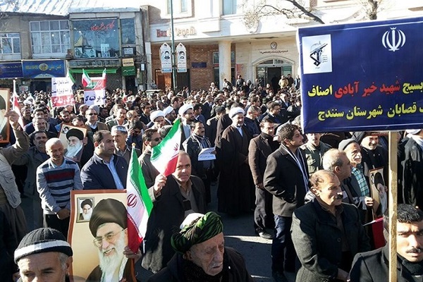 راهپیمایی مردم سنندج علیه آشوبگران برگزار شد