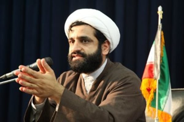 آموزه&zwnj;های دینی را در مواجهه با فضای مجازی فراموش نکنیم