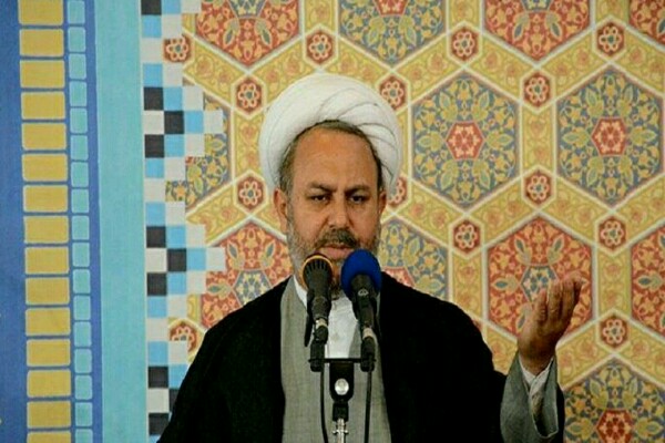 وحدت حوزه علمیه و دانشگاه موجب پیشرفت کشور می شود