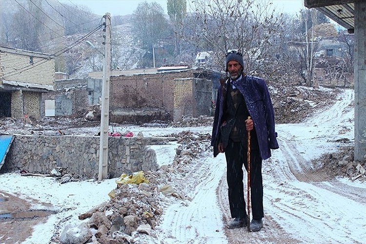 سوز و سرما در مناطق زلزله زده/چشم امید به دولتمردان سوز و سرما در مناطق زلزله زده/چشم امید به دولتمردان