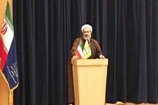 مقابله با تفکرات لیبرال&zwnj;ها باید در راس برنامه&zwnj;های نخبگان دانشگاه&zwnj;ها باشد