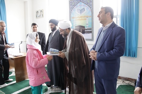 افتتاح دارالقرآن «نور و حنانه» در کانون امام خمینی(ره) سنندج + عکس افتتاح دارالقرآن «نور و حنانه» در کانون امام خمینی(ره) سنندج + عکس
