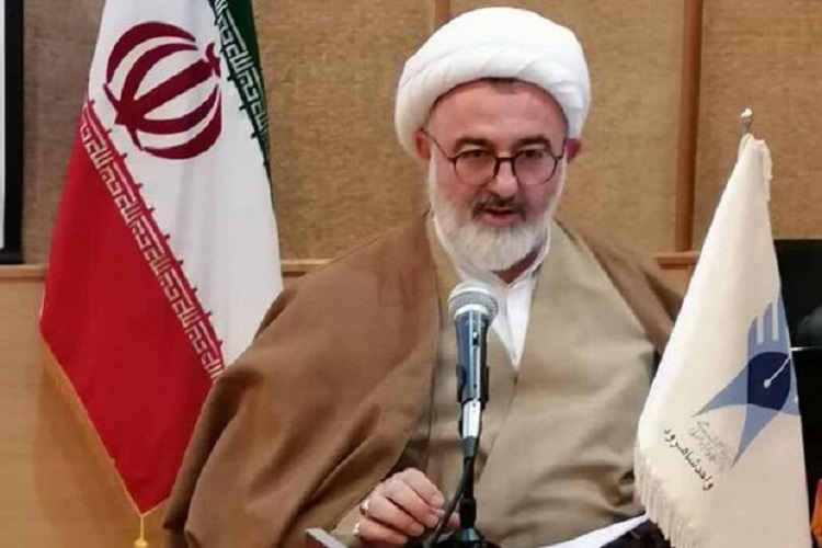 وحدت حوزه و دانشگاه، از حالت شعار به صورت عملیاتی اجرا شود