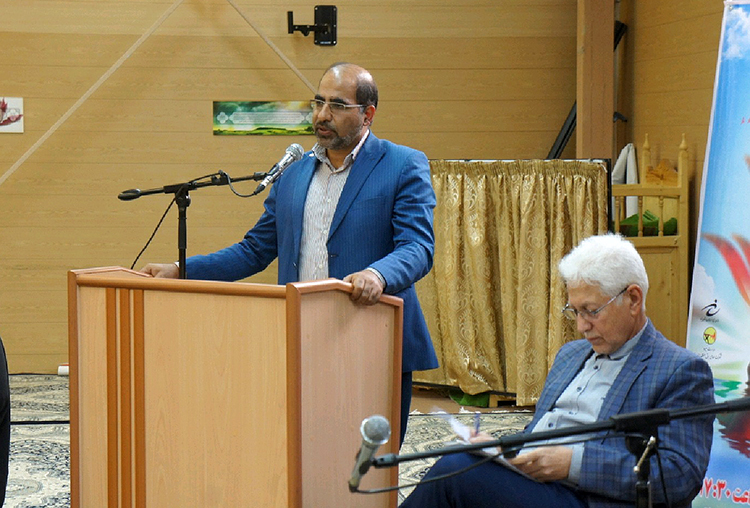 دیدار شعران بسیجی کشور با امام جمعه یزد حضرت آیت الله ناصری در حاشیه اختتامیه جشنواره ملی شعر در امتداد فجر در استان یزد