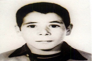 با اسلحه برادر راهی جبهه حق علیه باطل شد