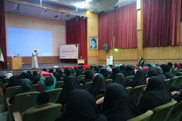 حضور داوطلبانه دانش&zwnj;آموزان در دومین نشست دورهمی نماز