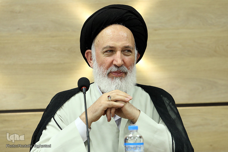 توقیفی بودن جمع قرآن ناقض مبنای تفسیر تنزیلی است/ اغراق در فوائد توقیفی بودن جمع قرآن ناقض مبنای تفسیر تنزیلی است/ اغراق در فوائد